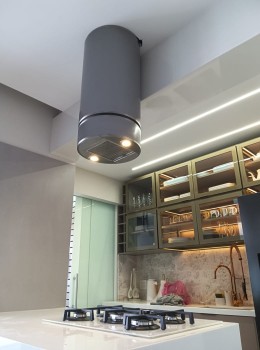 Coifa cilíndrica com friso na Luz