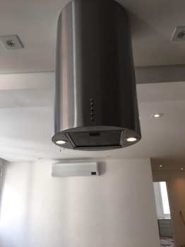 Coifa de ilha cilindrica no Aeroporto